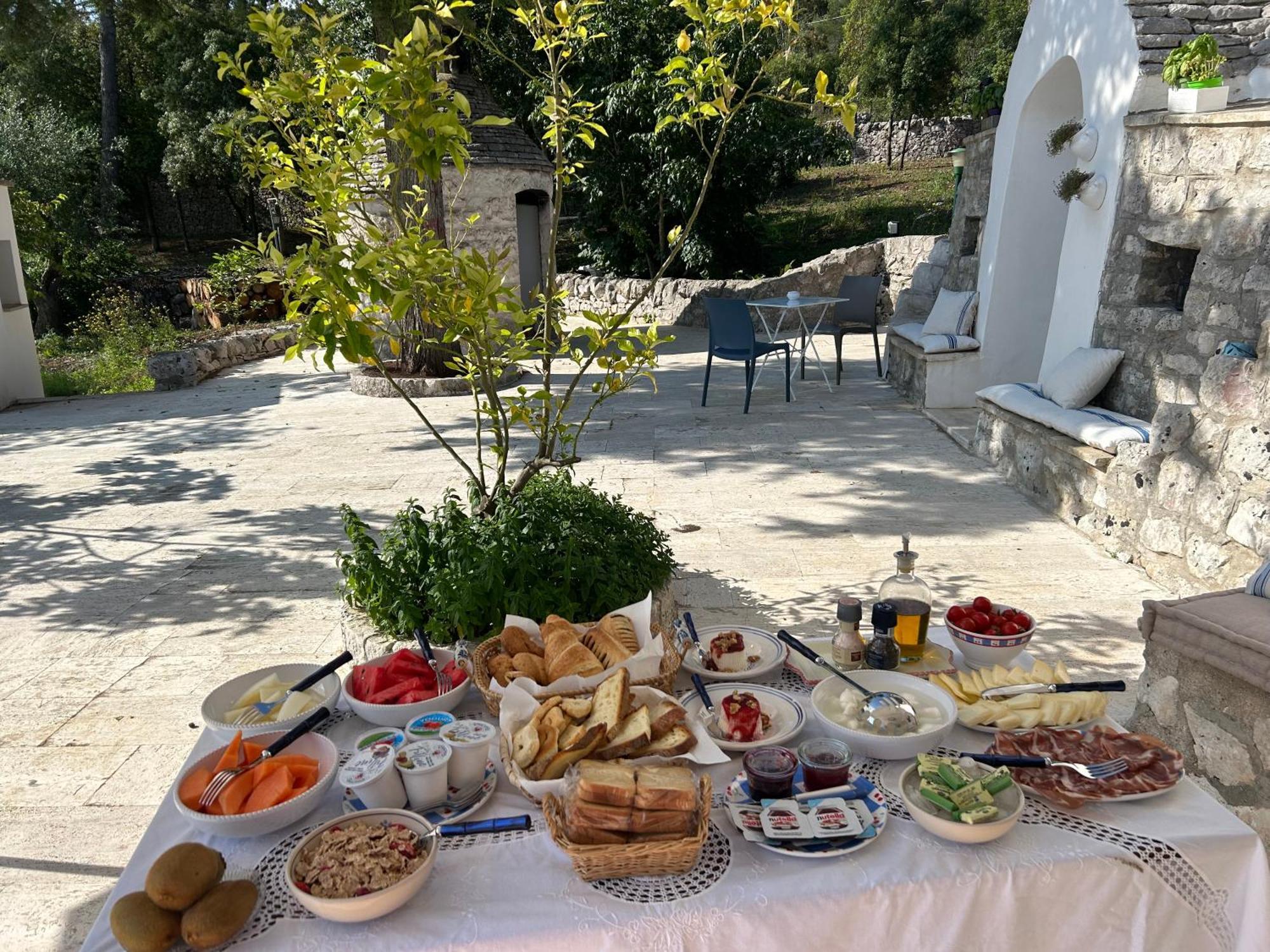 Bed and Breakfast Il Trullo Di Simona Locorotondo Exterior foto